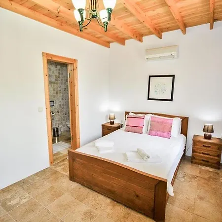 فيلة Sleeps 6 Pool Air Con Wifi