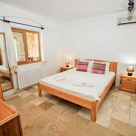 Sleeps 6 Pool Air Con Wifi فيلة