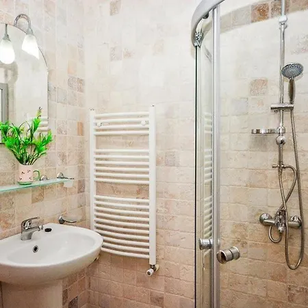 Sleeps 6 Pool Air Con Wifi